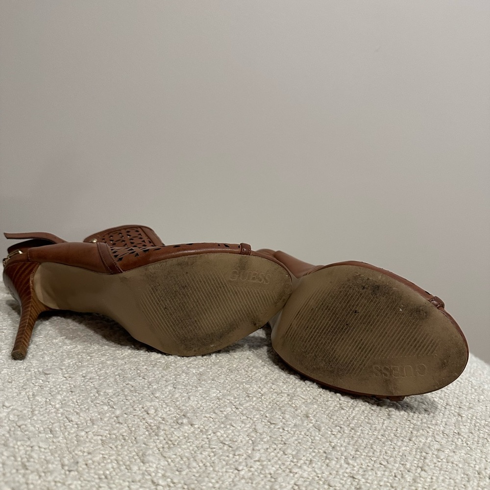 Guess Tan Heels - Picture 4 of 4